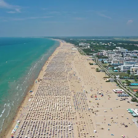 Daire Homely With Great View And Pool Bibione