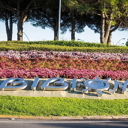Homely With Great View And Pool * Bibione